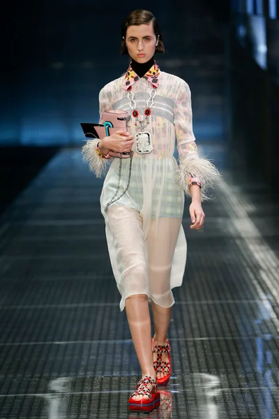 Look 24